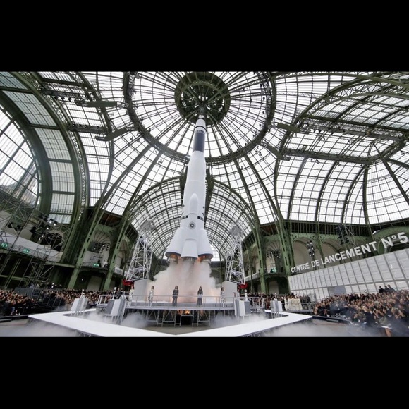 Chanel jacket - Picture 7 of 7